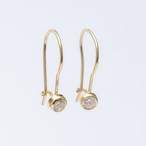 La Garza - Aros Mujer Oro Amarillo 18 Kts Largos Circon Blanco