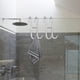 thumbnail image 1 of Ganchos para puerta de ducha (2 unidades), gancho para toallas de baño sobre la puerta, ganchos para toallas y escobilla de goma, ganchos para ducha para puerta de cristal, gancho para toallero de bañ, 1 of 6