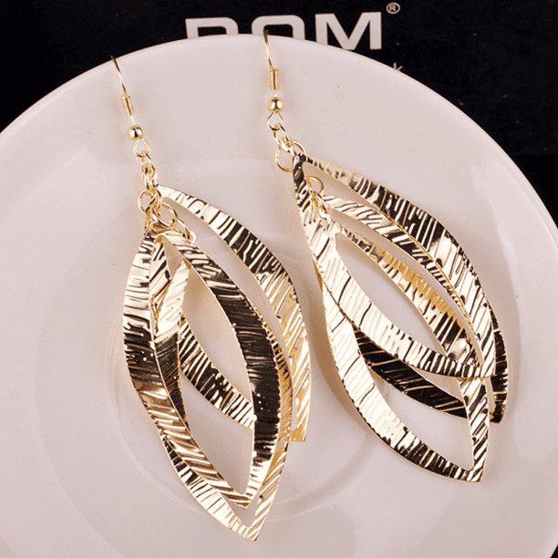 Glam Up Your Look with These Exaggerated Retro Spiral Wreath Earrings!