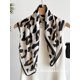 thumbnail image 3 of Bufanda Onllh de Satén 70 cm Leopardo Negro/Blanco, 3 of 6