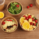thumbnail image 3 of Bowl Kraft Con Tapa De 500-600cc Pack 50 und Desechables Marrón, 3 of 3