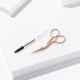 thumbnail image 4 of Tijeras y Cepillo para Cejas Tweezerman Oro Rosa, 4 of 6