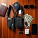 thumbnail image 5 of Funda para teléfono HERSENT anti-robo con correa oculta y cartera, 5 of 8