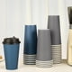 thumbnail image 4 of Tazas de café LITOPAK de papel de 20 onzas, paquete de 100 con tapas, azul y gris, 4 of 7