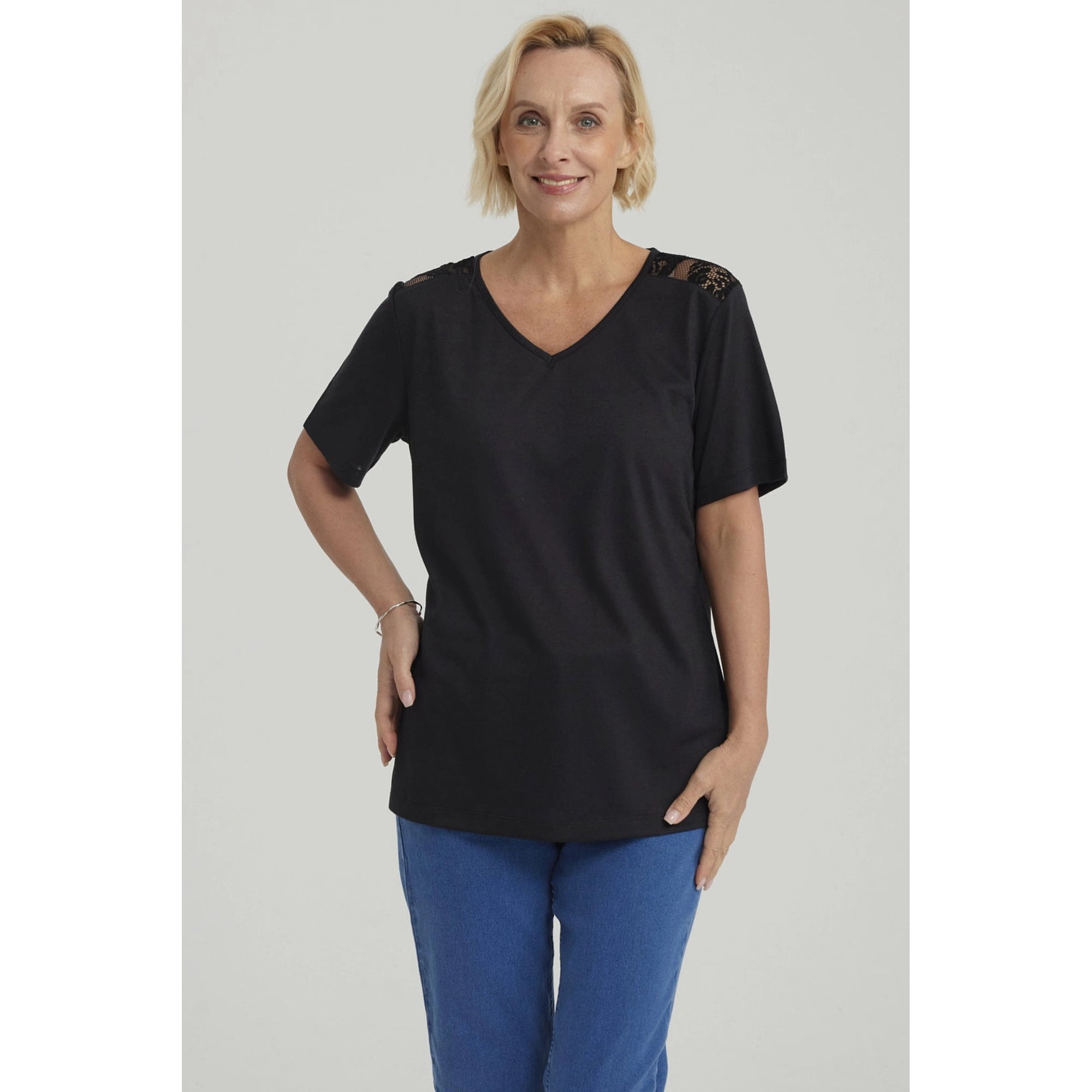 Fashionspark - Polera Mujer Detalle Encaje Negro
