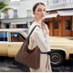 thumbnail image 2 of Bolso Hobo CROJUYI 37x37x10 cm Tote de Cuero PU Vegano, 2 of 6