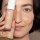 thumbnail image 4 of Sérum True Skin de Foundation ILIA, vegano, libre de crueldad animal, Texel SF3, 4 of 9