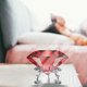 thumbnail image 2 of Peso de papel Adwikoso Diamante de cristal rojo 8 cm con soporte, 2 of 7