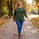 thumbnail image 2 of GRACIA Y GRANDEZA Blusas de Mujer Tallas Grandes con Botones, Dobladillo Cruzado, Cuello Redondo, Manga Larga, Texturizadas para Otoño e Invierno, Talla 1X Verde Militar, 2 of 7