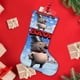 thumbnail image 4 of Día de la Marmota Tema: Calcetines de Navidad, fino lino blanco para colgar en escaleras y chimenea, decoración navideña para el hogar, regalo de Navidad.54cm×38cm, 4 of 5