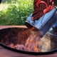thumbnail image 4 of Guantes para barbacoa Comsmart de silicona resistentes al calor, 800 °C, antideslizantes, 4 of 7