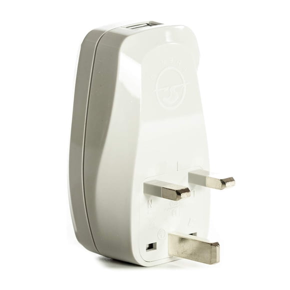 Adaptador de viaje OREI 3 en 1 con USB y protección contra sobretensiones