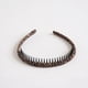 thumbnail image 4 of Diadema con peine, 3 unidades de diademas con estampado de leopardo para mujer, diademas de plástico con aro para el pelo, accesorios antideslizantes de moda para peinar el cabello., 4 of 7