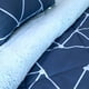 thumbnail image 3 of Plumón Estampado Deluxe Sherpa 1.5 Plazas / Triángulos Azules – Doral 170x 240 cm., 3 of 3