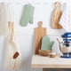 thumbnail image 2 of Juego de guantes de cocina KitchenAid de silicona suave acanalada, color pistacho, 2 of 6