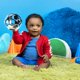 thumbnail image 4 of Juguete Bright Starts Oball Sonajero Grippin' Goals Balón de Fútbol, 4 of 9