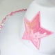 thumbnail image 2 of Sombrero de vaquera Rhode Island Novelty de fieltro blanco con estrella rosa, 2 of 2