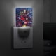 thumbnail image 4 of Los Súper Héroes de Marvel Luz nocturna LED con sensor de anochecer a amanecer para dormitorio, baño, pasillo, escaleras - Lámpara LED nocturna de enchufe, 0.5W - 1 pieza, 4 of 6
