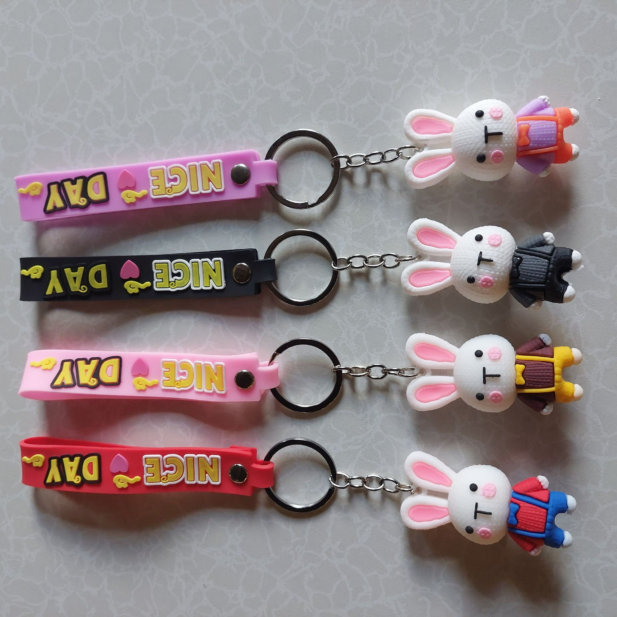 Mundo Eve - Llavero Silicona Conejo