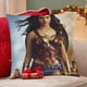 thumbnail image 4 of Mujer Maravilla Fundas de almohada de terciopelo con tema, regalos de funda de almohada, decoración para el hogar, cojín de lanzar, regalo de cumpleaños para fans y parejas. 45cm x 45cm., 4 of 6