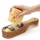 thumbnail image 3 of Rejilla De Queso De Madera Con Manija Trituradora De Queso Marrón Rústica Con Espacio De Almacenamiento Rejillas De Cocina Portátiles Para Queso Chocolate De Limón (manija De Caída), 3 of 3