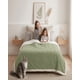 thumbnail image 3 of Frazada Sherpa Premium Con Diseño De Diamantes Plaza Y Media, 3 of 6