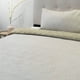 thumbnail image 2 of Quilt Hotpress Viena Con Sherpa 2 Plazas / Blanco – Doral, 2 of 3