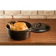 thumbnail image 5 of Dutch Oven L8dol3hh41plt De Hierro Fundido 5 Litros Con Soportes Para Asas, 5 of 5