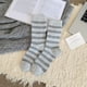 thumbnail image 1 of 3 Pares De Calcetines De Cuello Redondo A Rayas Gris Claro De Algodón Elástico Que Absorbe La Humedad Adecuados Para El Gimnasio Y Para Uso Diario Informal Todos En Una Sola Talla, 1 of 3