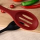 thumbnail image 4 of Juego de 2 cucharas ranuradas de silicona antiadherentes, resistentes al calor y con diseño higiénico, para cocinar, remover, mezclar y servir, en rojo y negro., 4 of 7