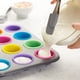 thumbnail image 5 of Paquete de 12 moldes reutilizables para muffins de silicona antiadherente de grado alimenticio, 5 of 7
