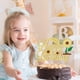 thumbnail image 5 of Decoración de tarta con diseño de girasoles para cumpleaños de Bekaterea, 5 of 7