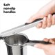 thumbnail image 3 of Exprimidor de patatas OXO Good Grips de acero inoxidable, 3 of 7
