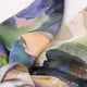 thumbnail image 4 of Pañuelo tipo seda 70 x 70 estampado floral con libélulas elegante verde Talla Única, 4 of 4