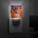 thumbnail image 4 of Sueño COCO Luz nocturna LED con sensor de anochecer a amanecer para dormitorio, baño, pasillo, escaleras - Lámpara LED nocturna de enchufe, 0.5W - 1 pieza, 4 of 6