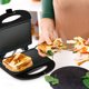thumbnail image 2 of Sandwichera Bene Casa BC98871 Antiadherente 750W Negra, 2 of 3
