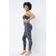 thumbnail image 3 of Top Corto con Estampado de Malla y Cuello Halter con Cadena de Plástico con Leggings a Juego, 3 of 5