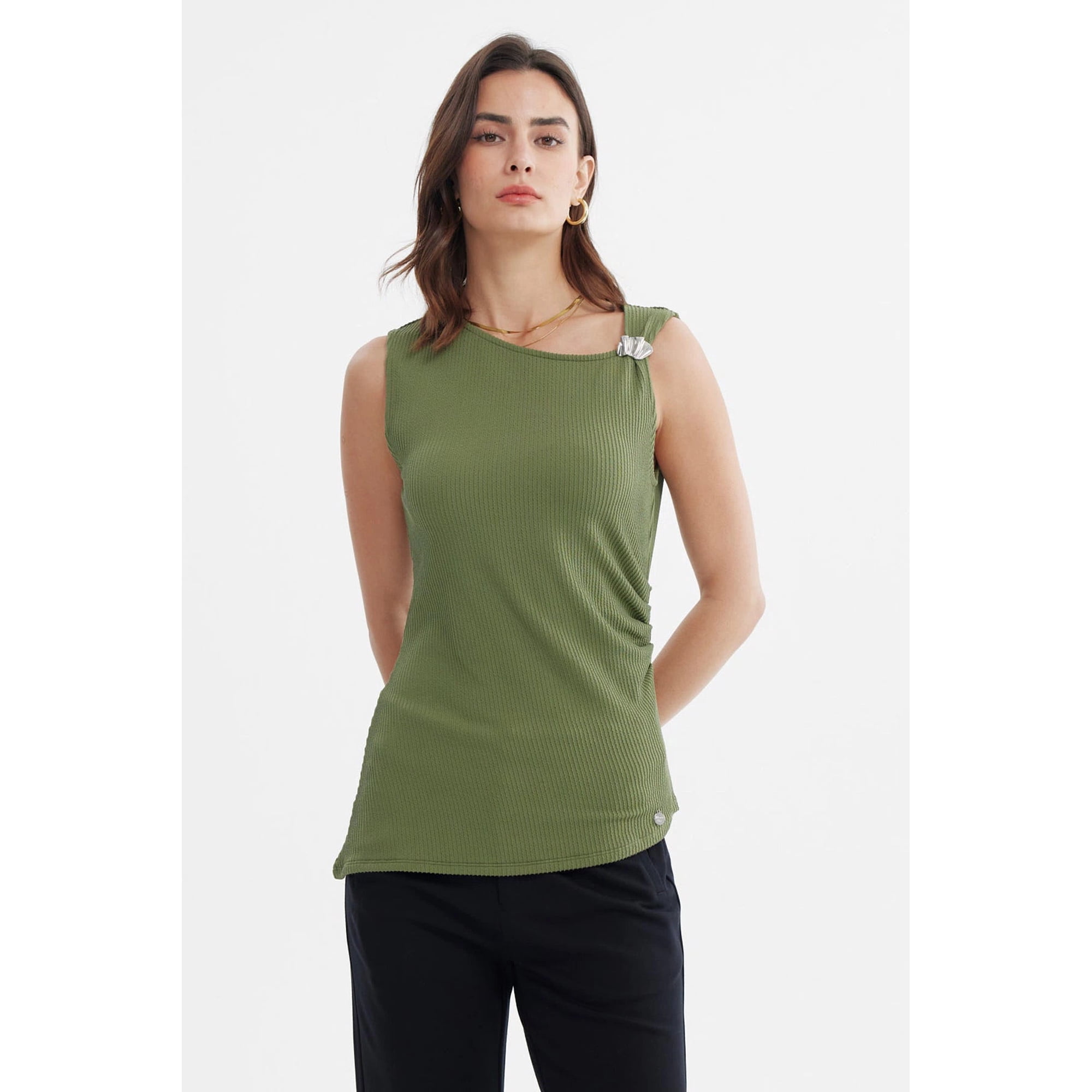 Fashionspark - Polera Mujer Ajustada Sin Mangas Verde Olivo