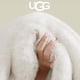 thumbnail image 4 of Manta UGG Euphoria de piel sintética de felpa reversible 127 x 177 cm, color blanco, 4 of 8