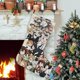 thumbnail image 1 of Bungou Stray Dogs Tema: Calcetines de Navidad, fino lino blanco para colgar en escaleras y chimenea, decoración navideña para el hogar, regalo de Navidad.54cm×38cm, 1 of 5