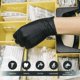 thumbnail image 5 of Guantes de examen de nitrilo AMMEX, negros, 3 mil, talla M, caja de 1000, 5 of 8