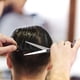 thumbnail image 3 of Tijeras de corte de pelo profesionales de peluquería/salón con filo de navaja, tijeras de acero inoxidable para el cabello, ideales para peluquería con hojas muy afiladas, 3 of 8