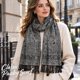 thumbnail image 3 of Pashmina Nonakgado Negro y Blanco con Estampado Paisley – Chal y Bufanda, 3 of 5