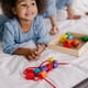 thumbnail image 5 of MELISSA & DOUG SET CUENTAS DE MADERA COLORES, 5 of 9