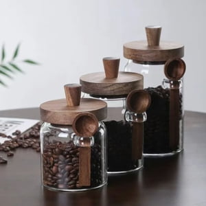 Santú Home & Deco - Contenedores De Vidrio Tapa Madera Y Cucharita 3Un