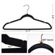 thumbnail image 2 of Perchas de terciopelo LMTrystFit, paquete de 60, delgadas, antideslizantes, negras, 2 of 7