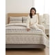 thumbnail image 4 of Cubrecamas Delgado King Mas Almohadas Ideal Para Verano, 4 of 6