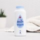thumbnail image 3 of Polvo para bebés Johnson's Baby para piel delicada, 45 ml, 3 of 9