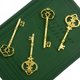 thumbnail image 3 of Key Makhry Mixed 20 con acabado dorado extra grande para boda, 3 of 6