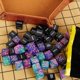 thumbnail image 5 of Juego de 48 dados PUGED MTG Counter Token con bolsa, 5 of 8
